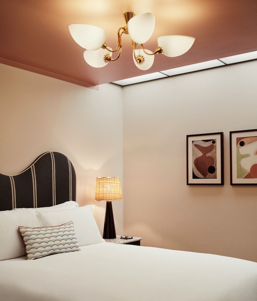 The Hoxton Shepherds Bush Hideout (No Windows) 2