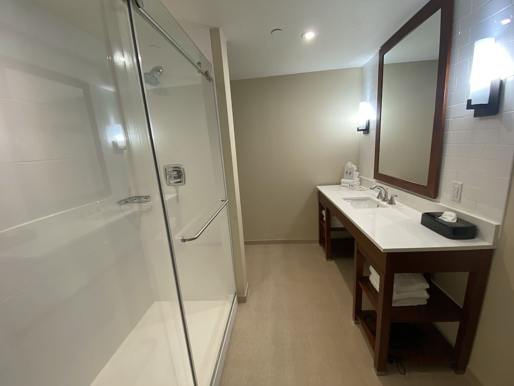 Suite, 1 King Bed with Sofa bed, Non Smoking