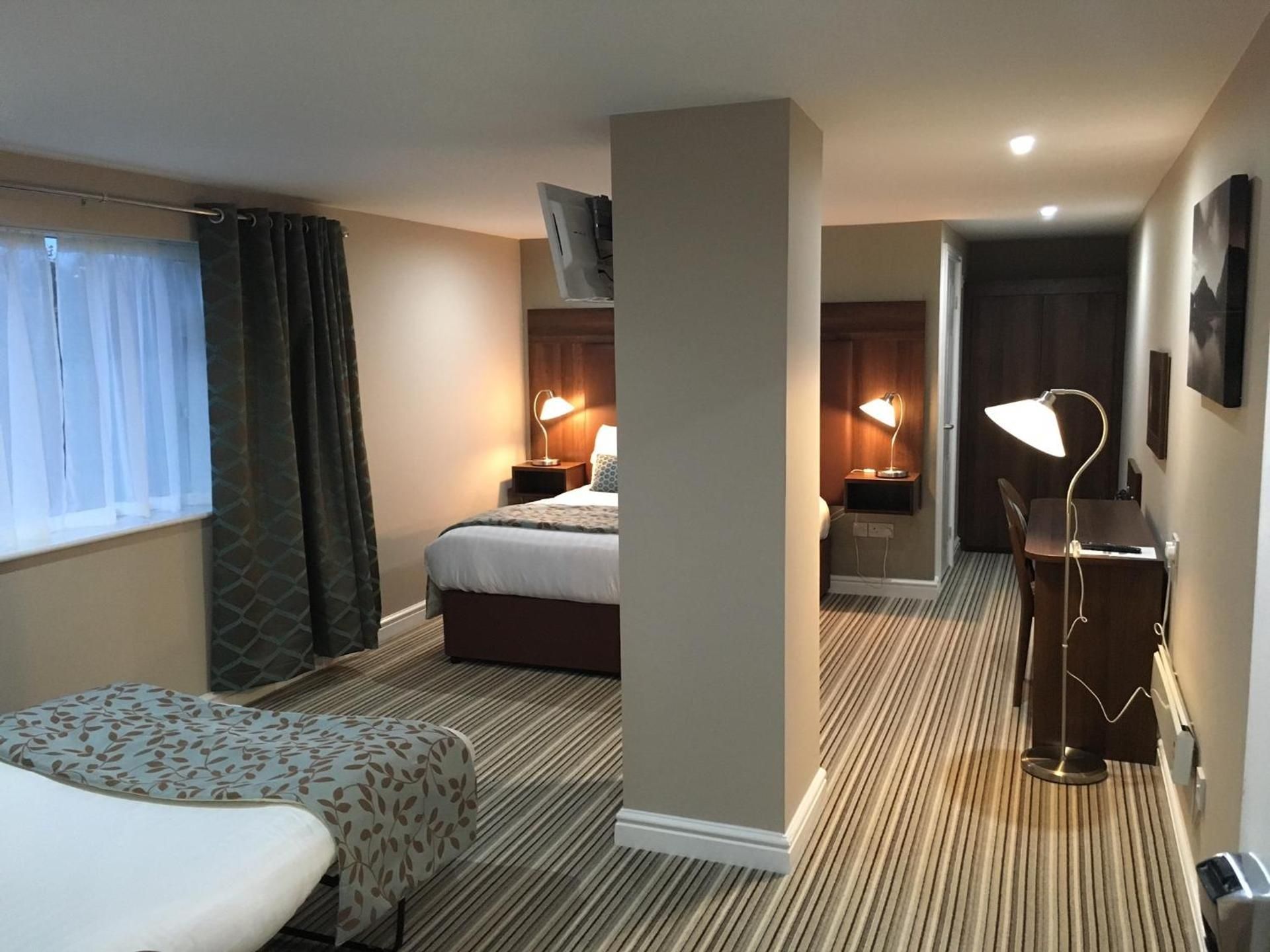 Deluxe Family Room (2 Adults + 2 Children)