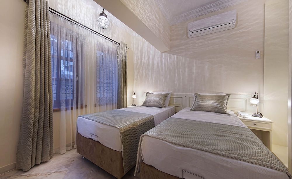 Minyon Hotel Standard Double Room 12