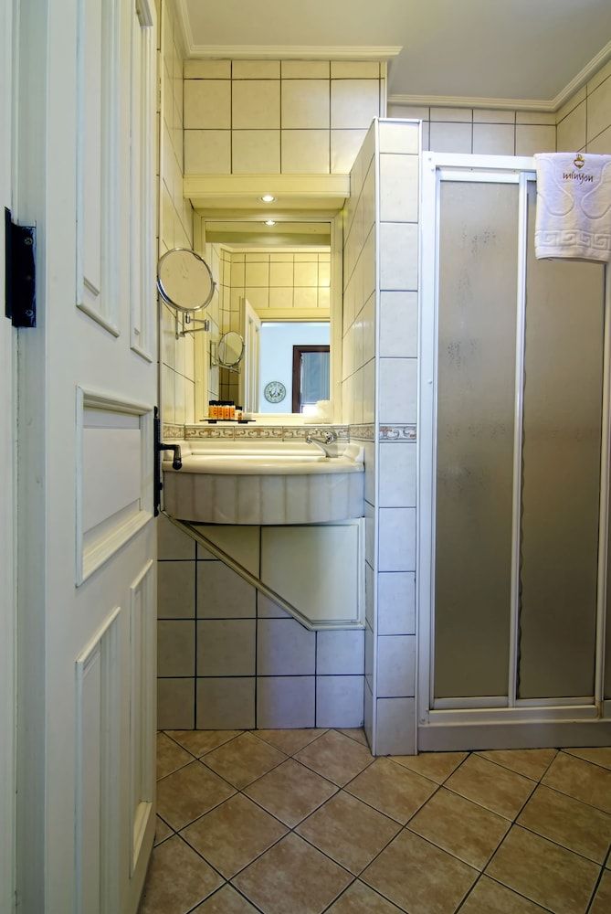 Minyon Hotel Standard Double Room 18