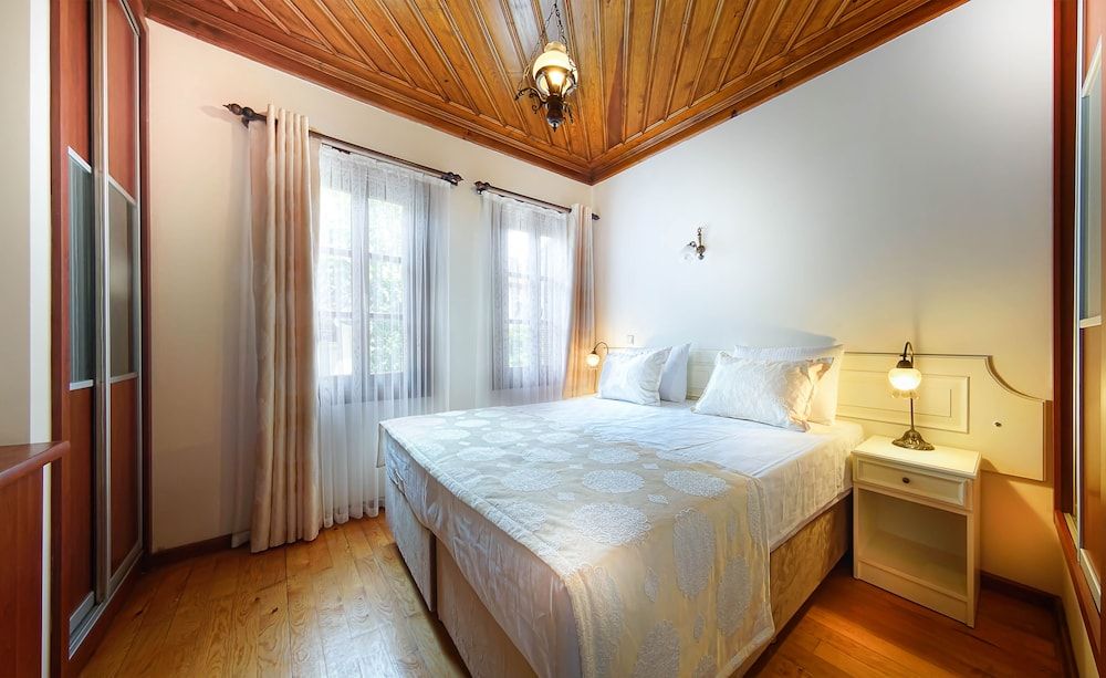 Minyon Hotel Standard Double Room 9