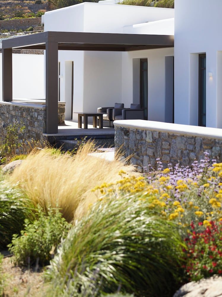 undefined Bonzoe Suites & Villas 8