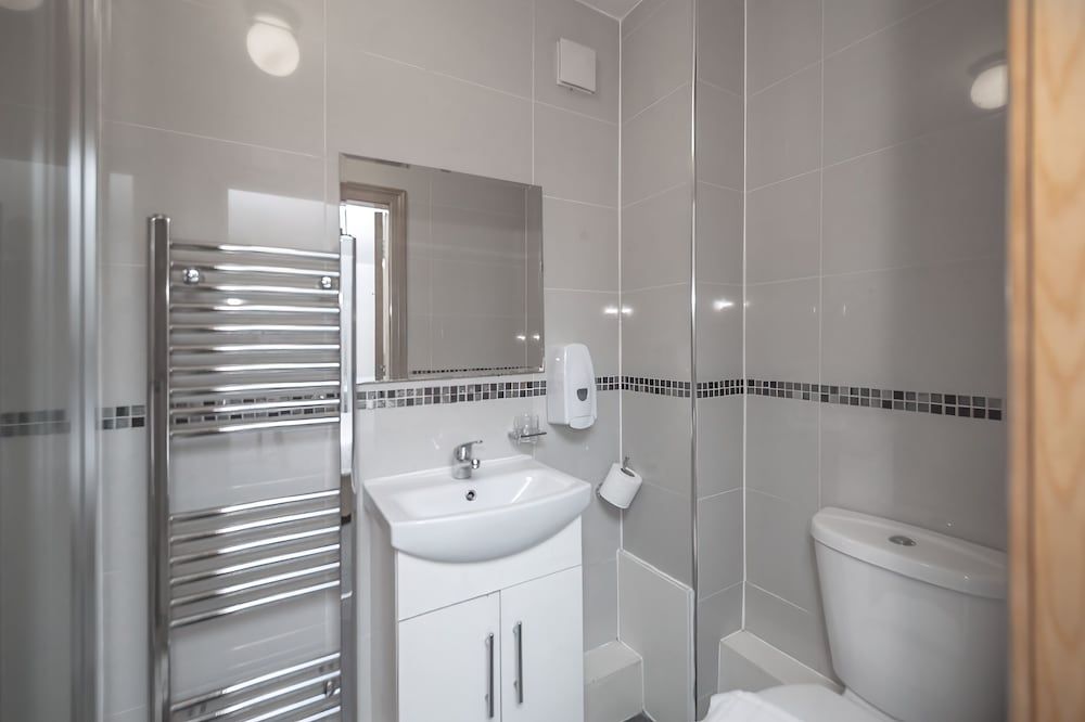 Flexistay Aparthotel Sutton Standard Single Room 8