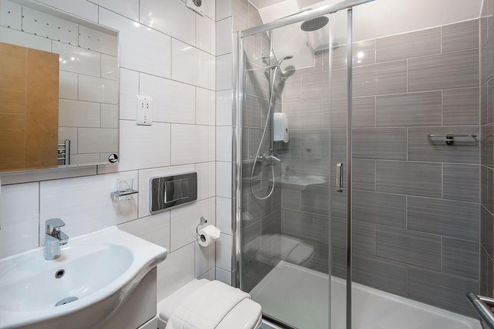 Flexistay Aparthotel Sutton Standard Single Room 4