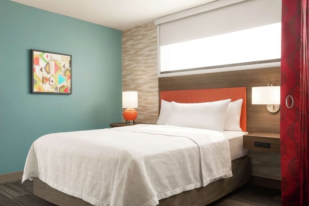 Studio, 1 Queen Bed, Accessible, Bathtub