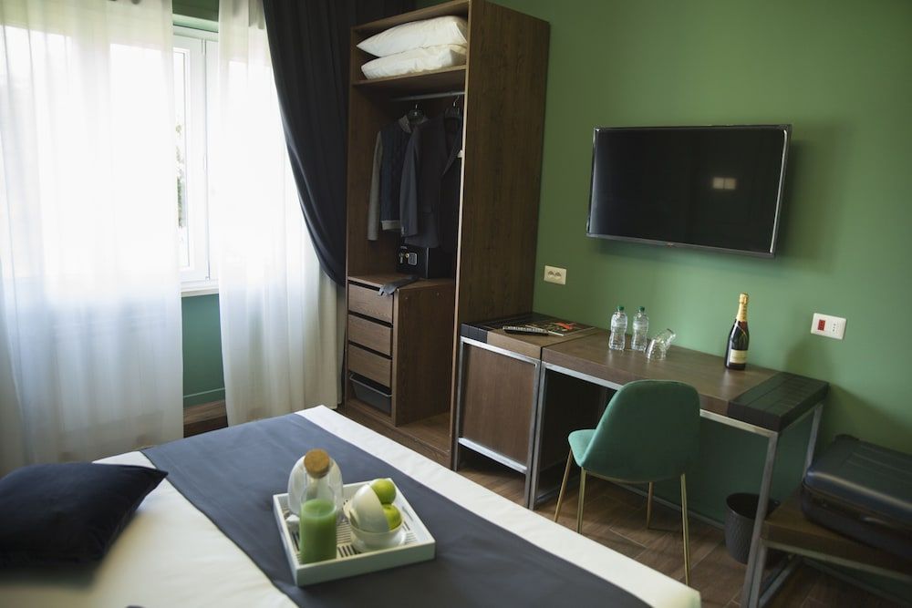 Unicum Roma Suites Double Room 9