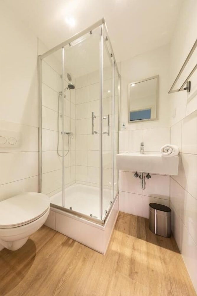 T3 Budget Zwickau Comfort Double or Twin Room 3