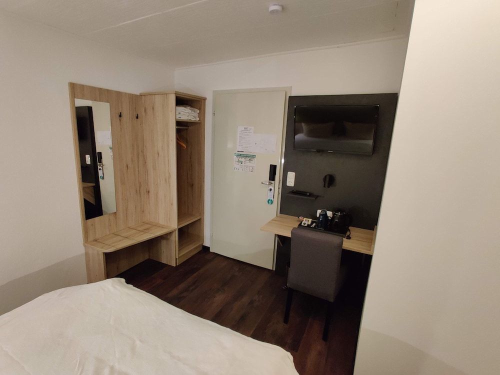 Hotel Goldene Traube Quadruple Room 4