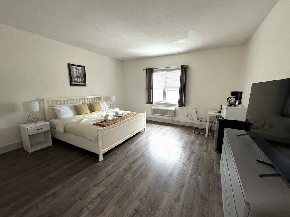 Solano Inn Comfort Single Room, 1 King Bed, Non Smoking, Ground Floor 2