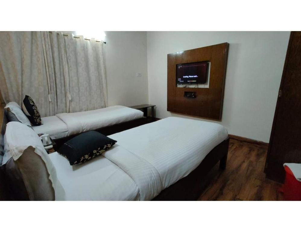Deluxe Double or Twin Room