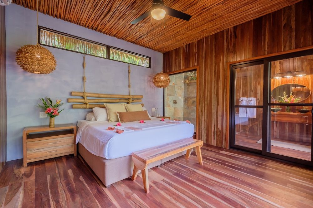 Signature Tree House