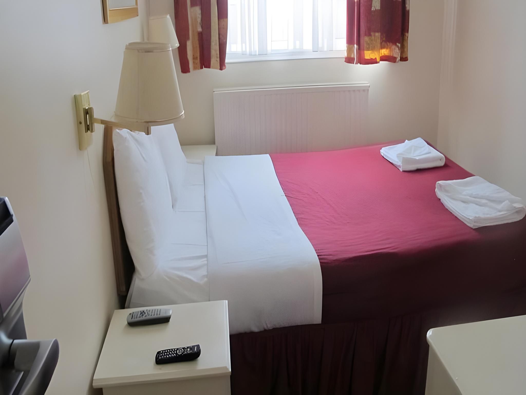 Chiswick Lodge Hotel Double Ensuite 2