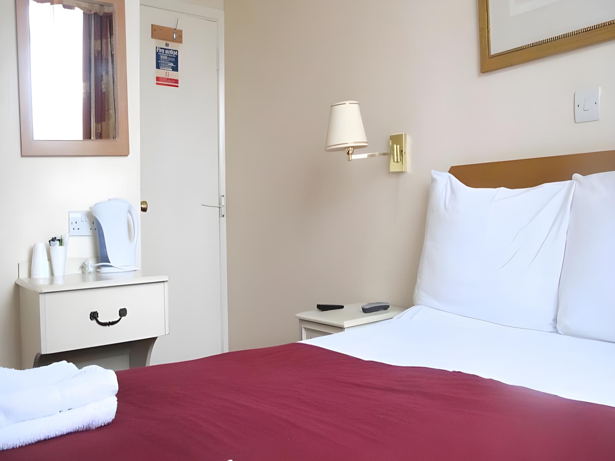 Chiswick Lodge Hotel Double Ensuite 3