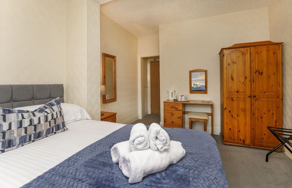 Double Room (Room6)