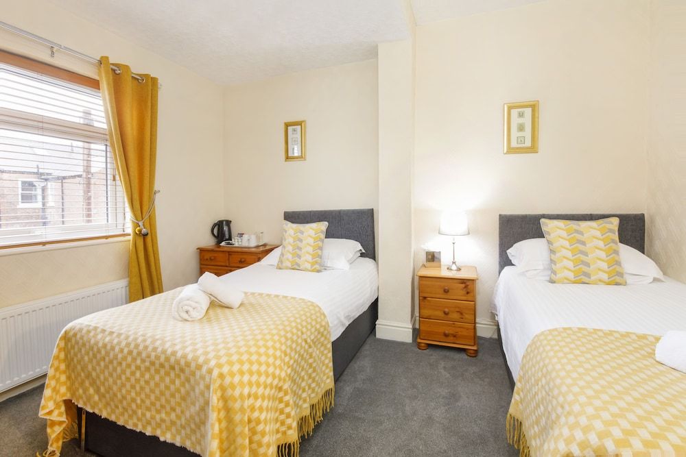 Twin Room (Room7)