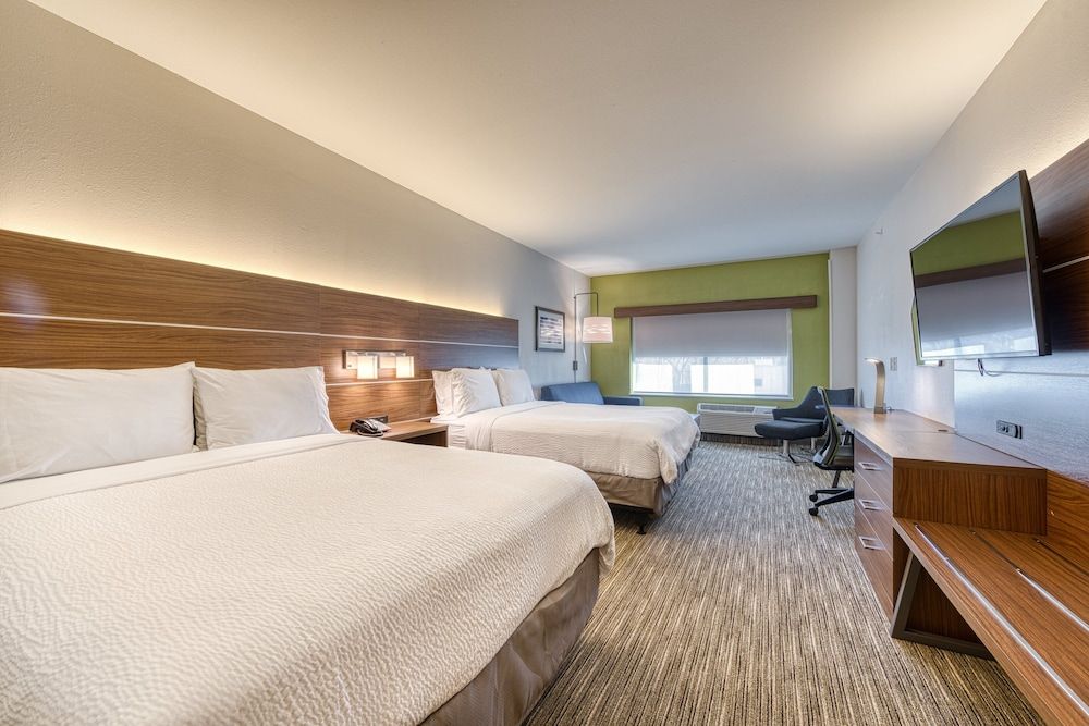 Suite, 2 Queen Beds, Accessible Bathtub (Communications, Accessible Tub)