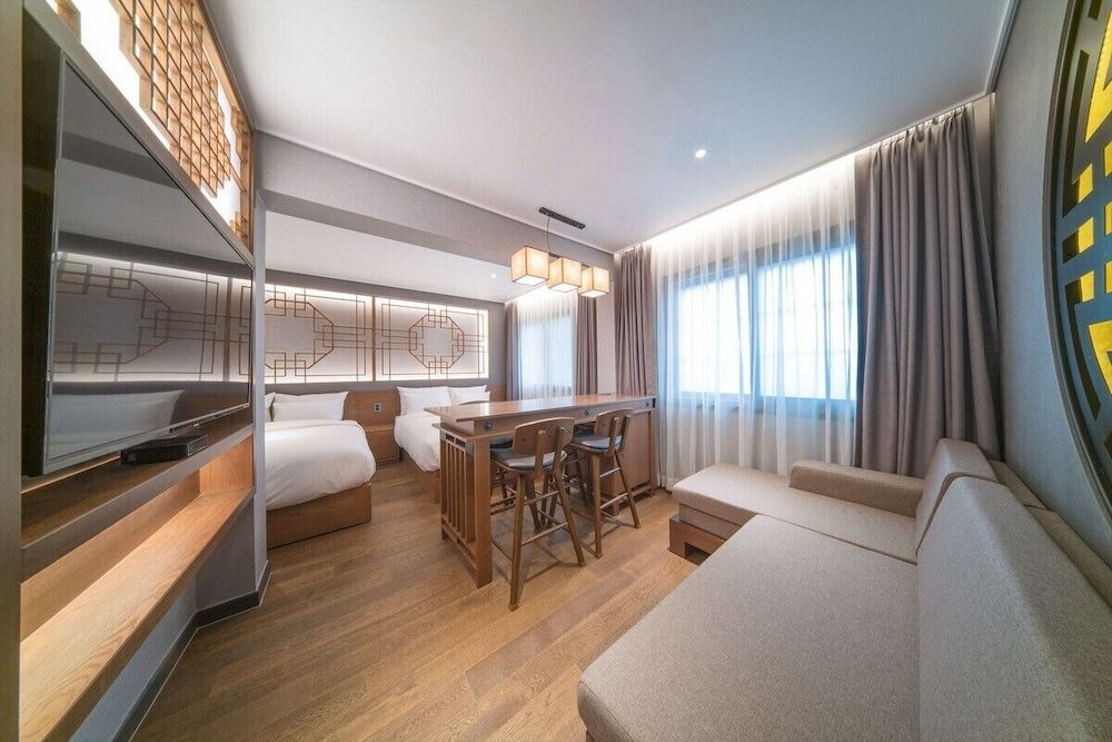 Yeonhwamoon Hotel Eulwang [Complimentary 2 glasses of Champagne + Caprese] Spa Suite Family