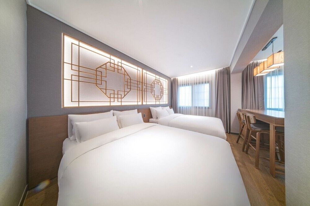 Yeonhwamoon Hotel Eulwang [Complimentary 2 glasses of Champagne + Caprese] Spa Suite Family 2