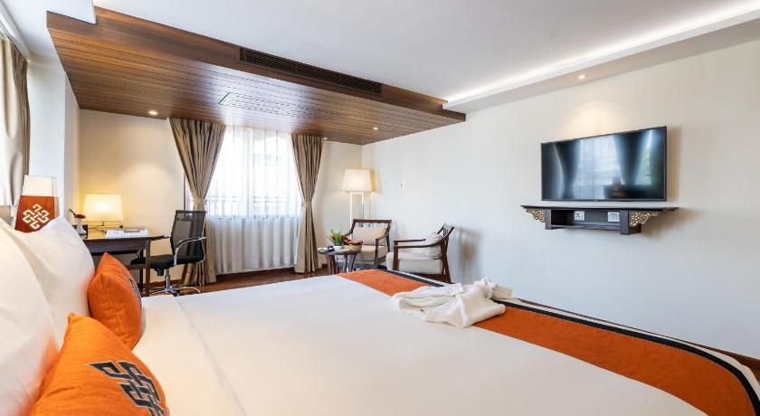 Ramada by Wyndham Kathmandu Dhumbarahi Superior King Room