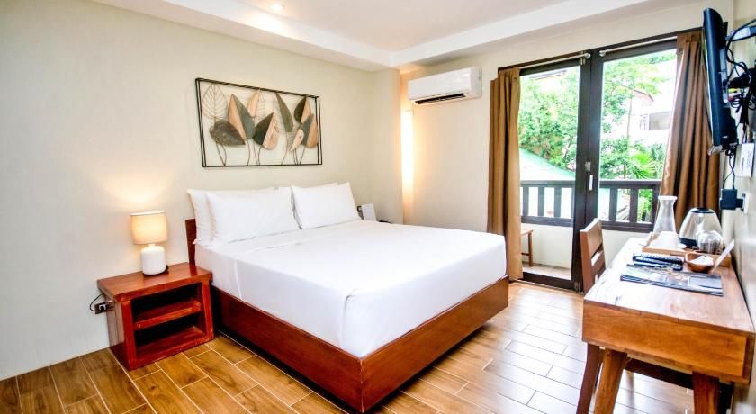 Serene La Playa Boracay Standard Room 6