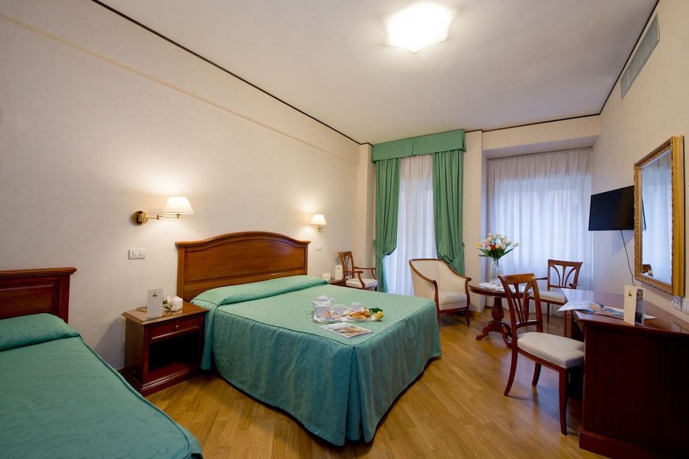 Hotel San Pietro Classic Triple Room 4