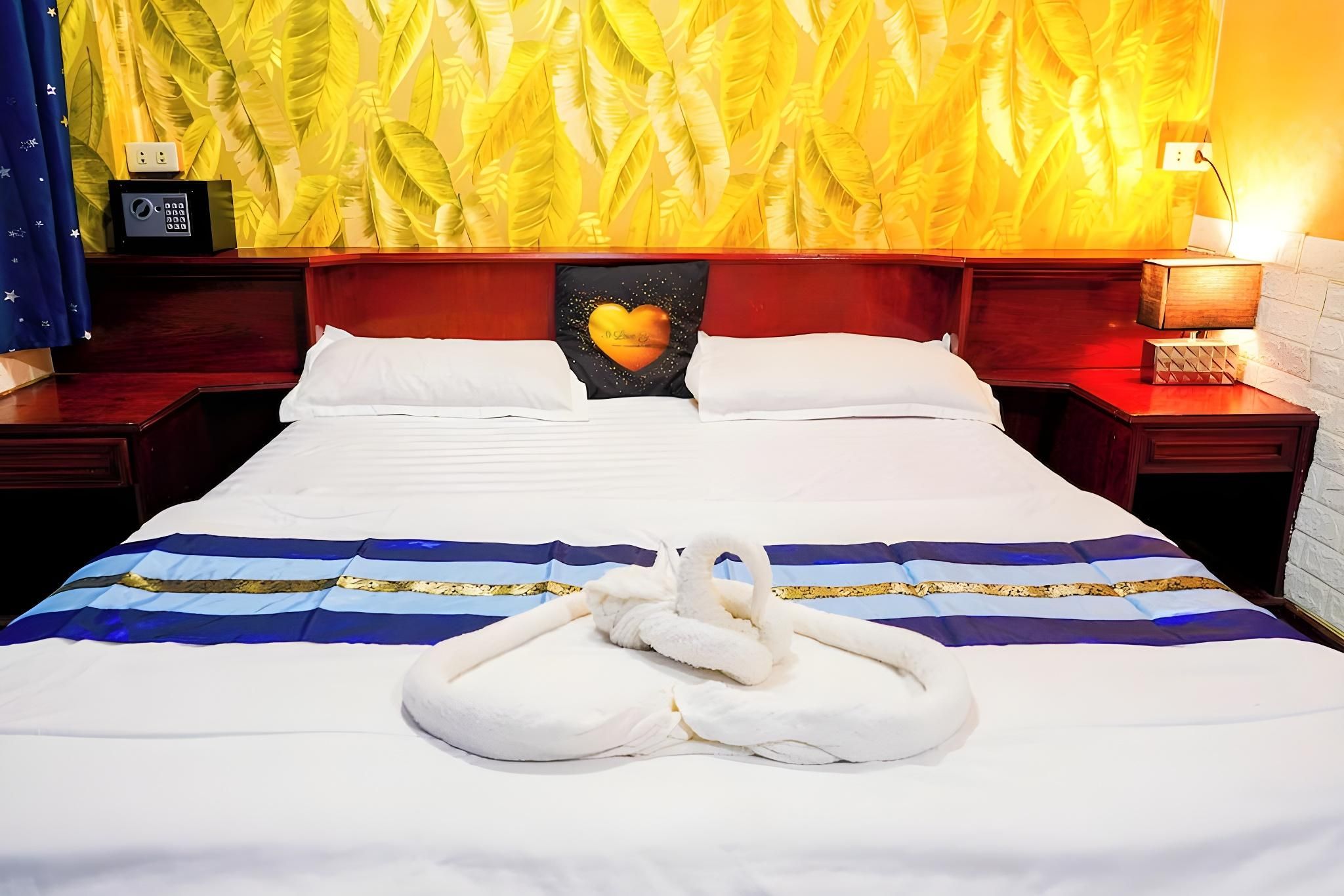 Marine Paradise Deluxe Double or Twin 2