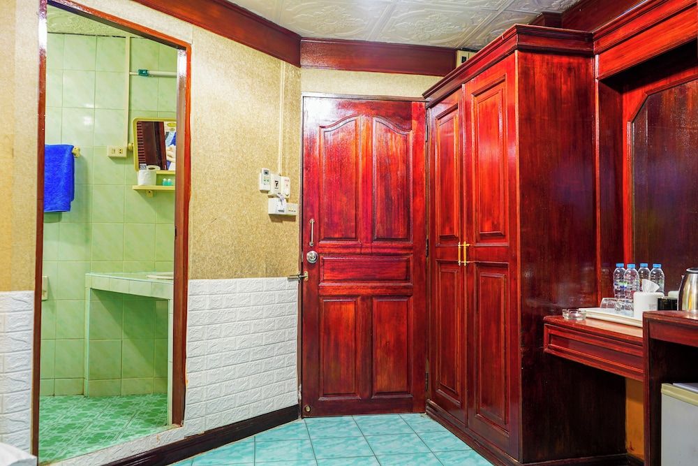 Marine Paradise Deluxe Room 9