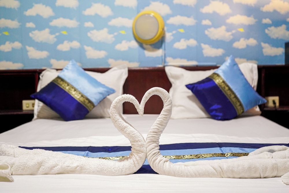 Marine Paradise Deluxe Room 4