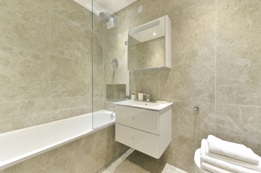 Chancery Lane City Apartments Apartment 11