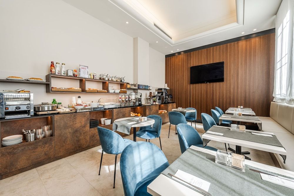 undefined Astoria Deluxe Rooms,,Check in presso L’Hotel Astoria, Via Fratelli Rosselli 14 ,, 6