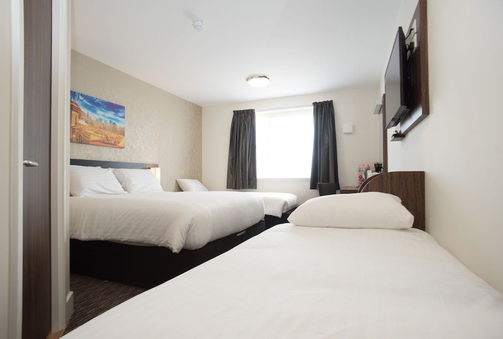 Sweet Chestnut, Dunfermline by Marston's Inns Family Room 3