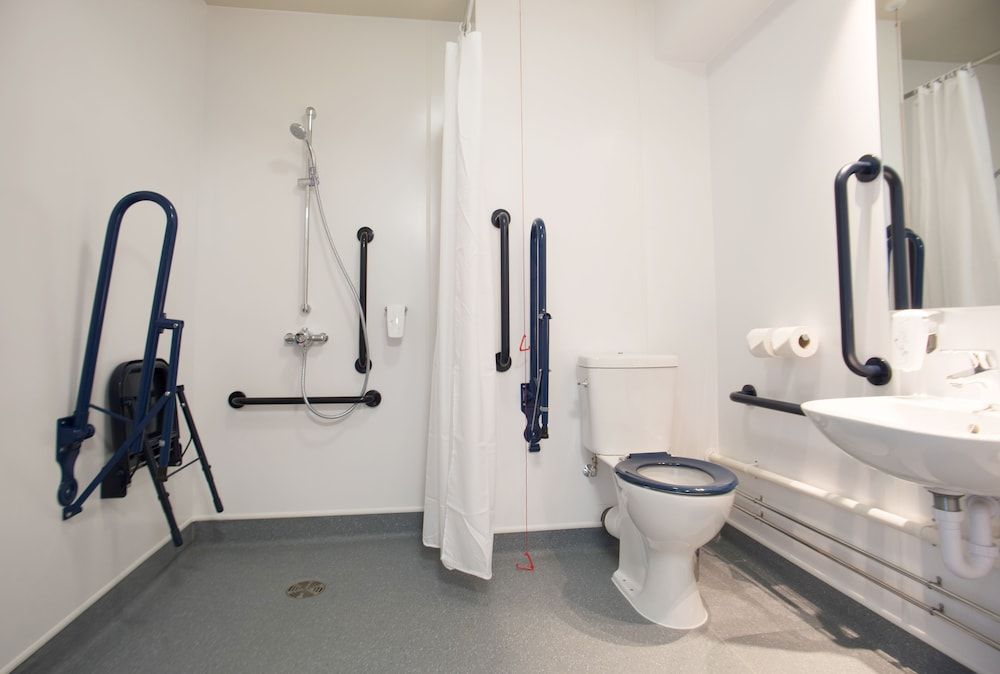 Sweet Chestnut, Dunfermline by Marston's Inns Double or Twin Room, Accessible 4