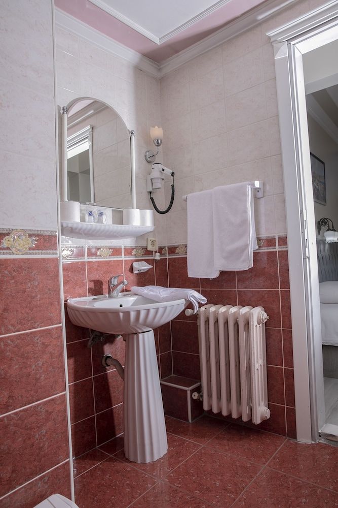 Hali Hotel Standard Double or Twin Room 6