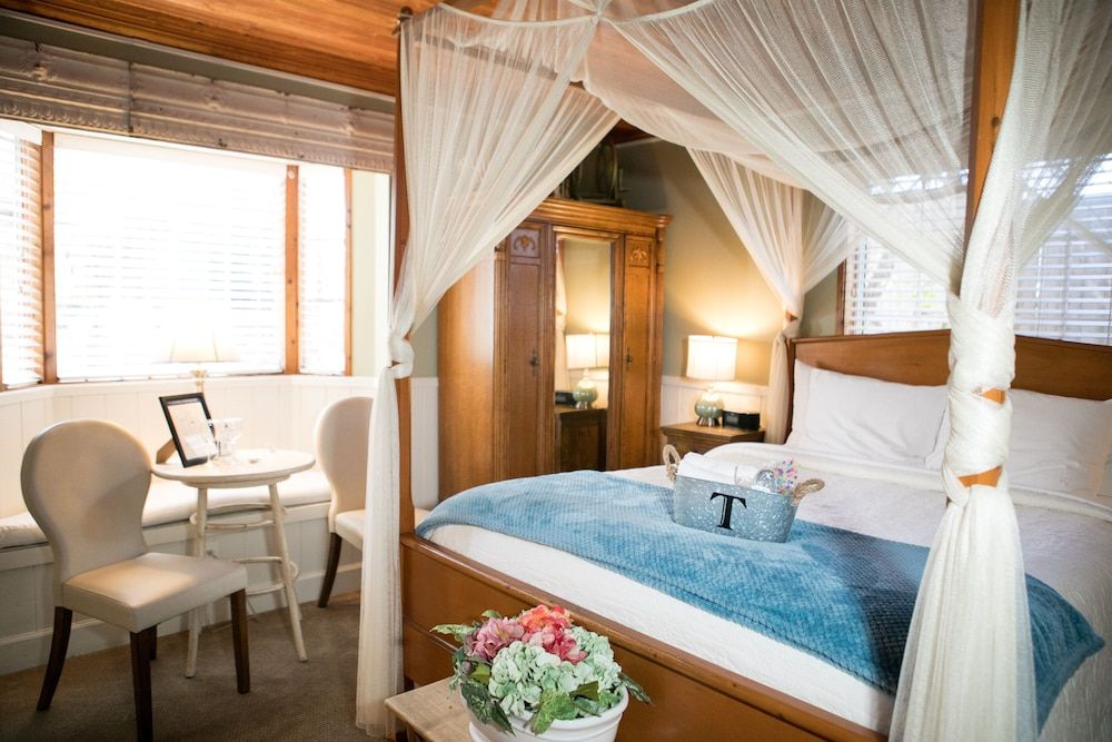 J Patrick Inn Room, 1 Queen Bed 5