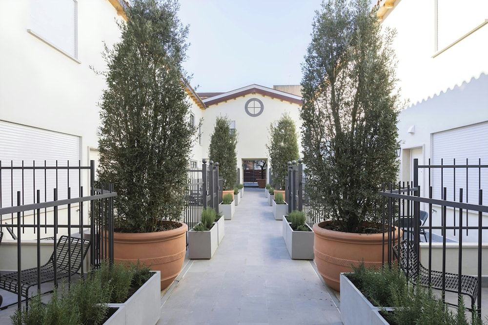 undefined Sonder by Marriott Bonvoy San Lorenzo Apartments 9