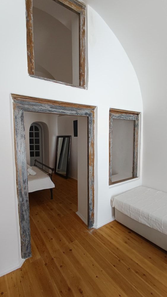 undefined Kalitsi Canaves 4