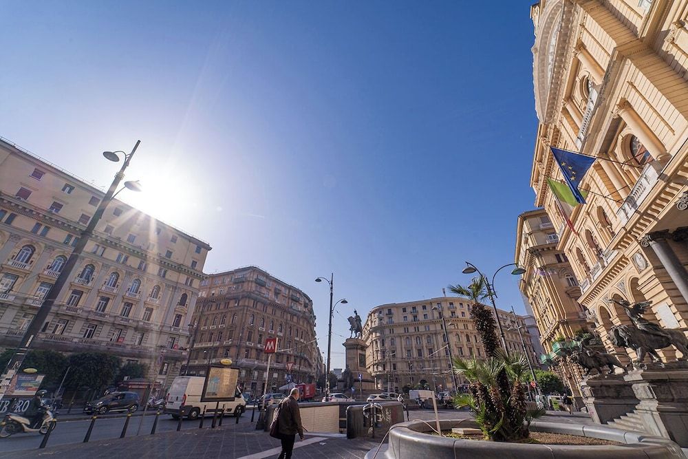 undefined H. G. Boutique Toledo Napoli Centro 9