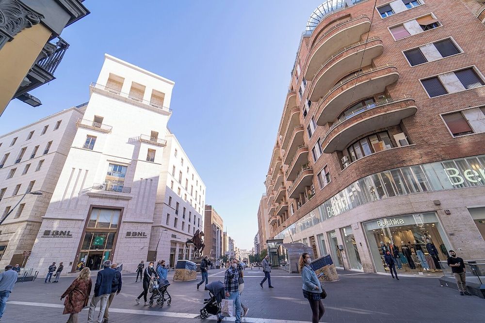 undefined H. G. Boutique Toledo Napoli Centro 10