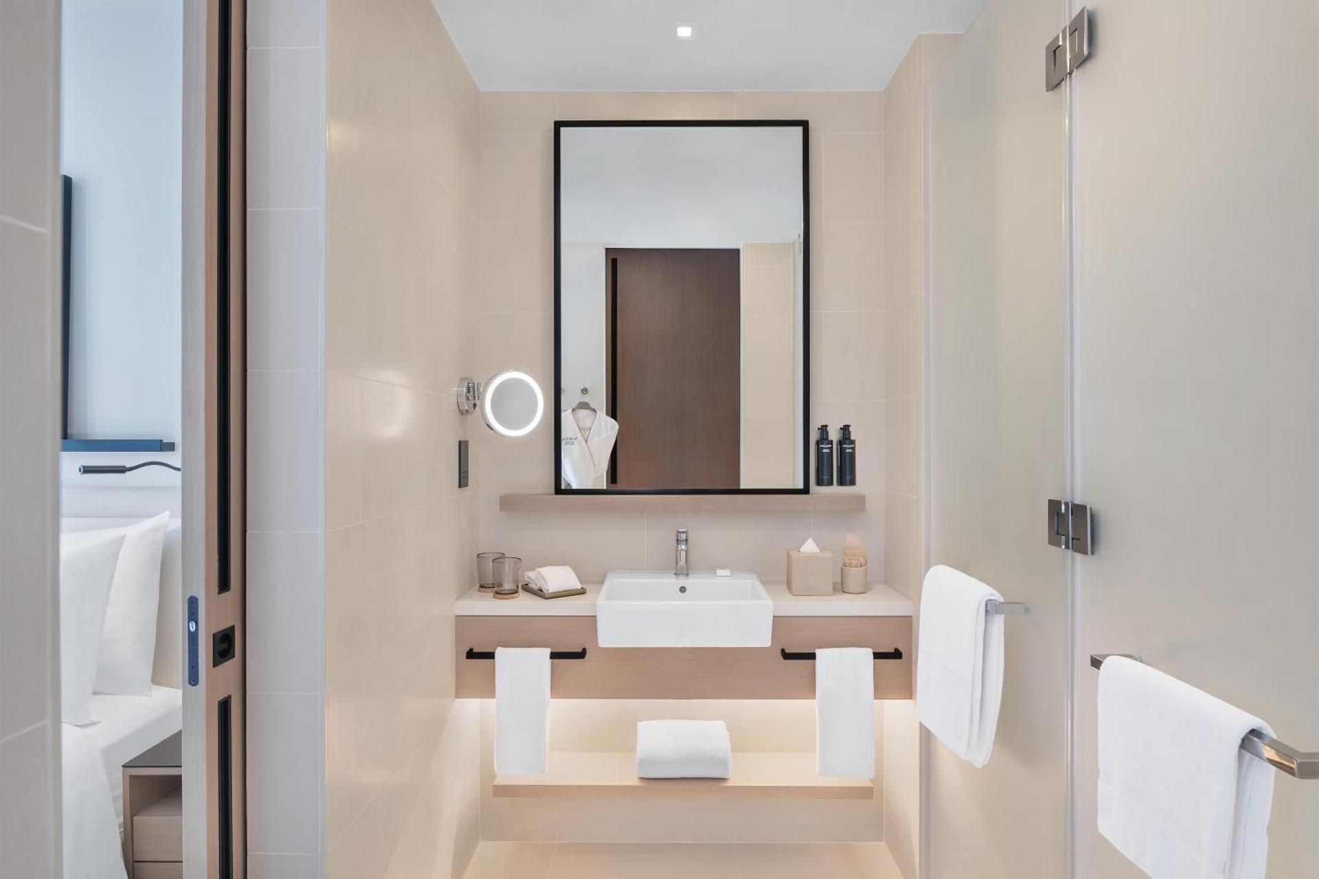 undefined Vida Dubai Marina & Yacht Club 6