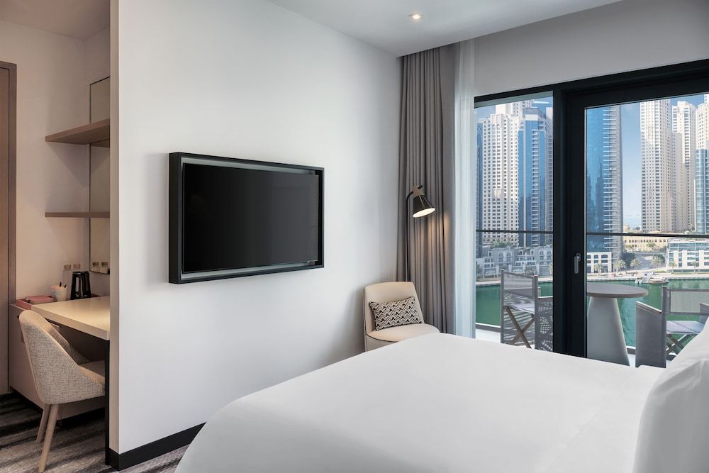 undefined Vida Dubai Marina & Yacht Club 8