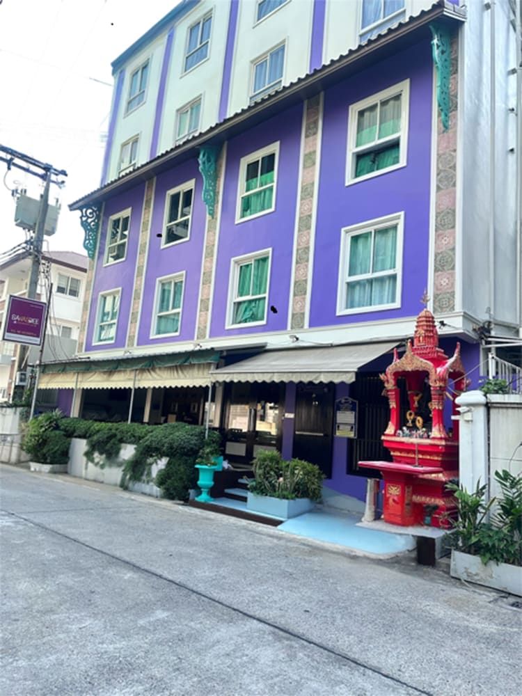 undefined Sawasdee Hotel @ Sukhumvit Soi 8