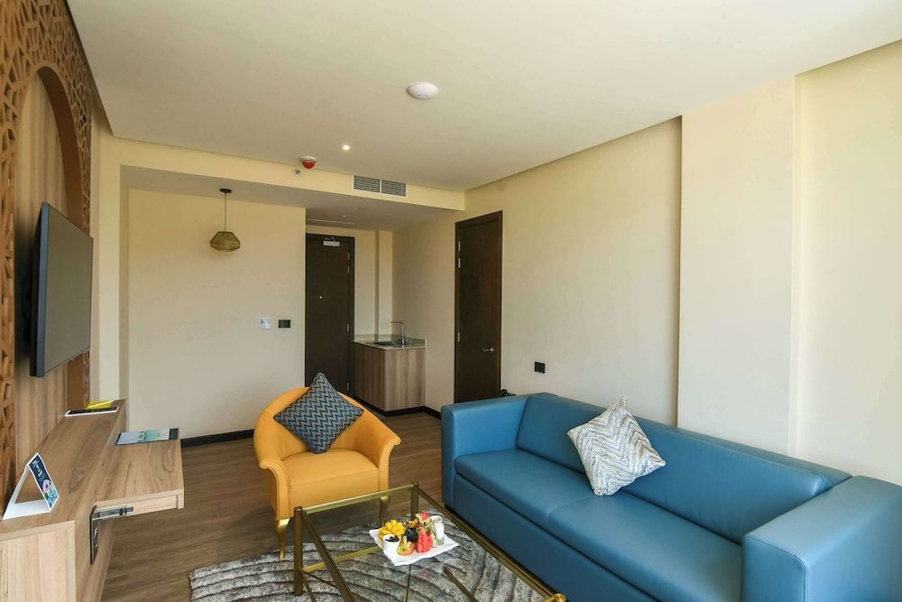 Golden Tulip Zanzibar Airport Junior Suite, 1 King Bed with Sofa bed 7