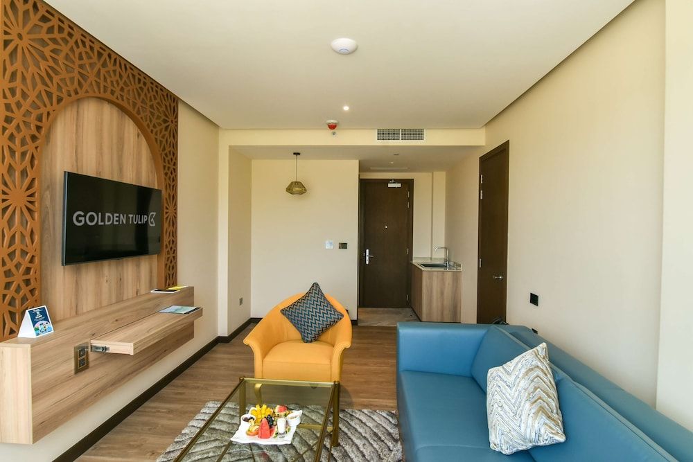 Golden Tulip Zanzibar Airport Junior Suite, 1 King Bed with Sofa bed 8