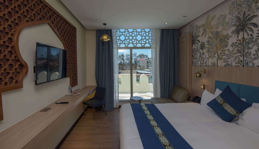 Golden Tulip Zanzibar Airport Deluxe Room, 1 King Bed, City View 9