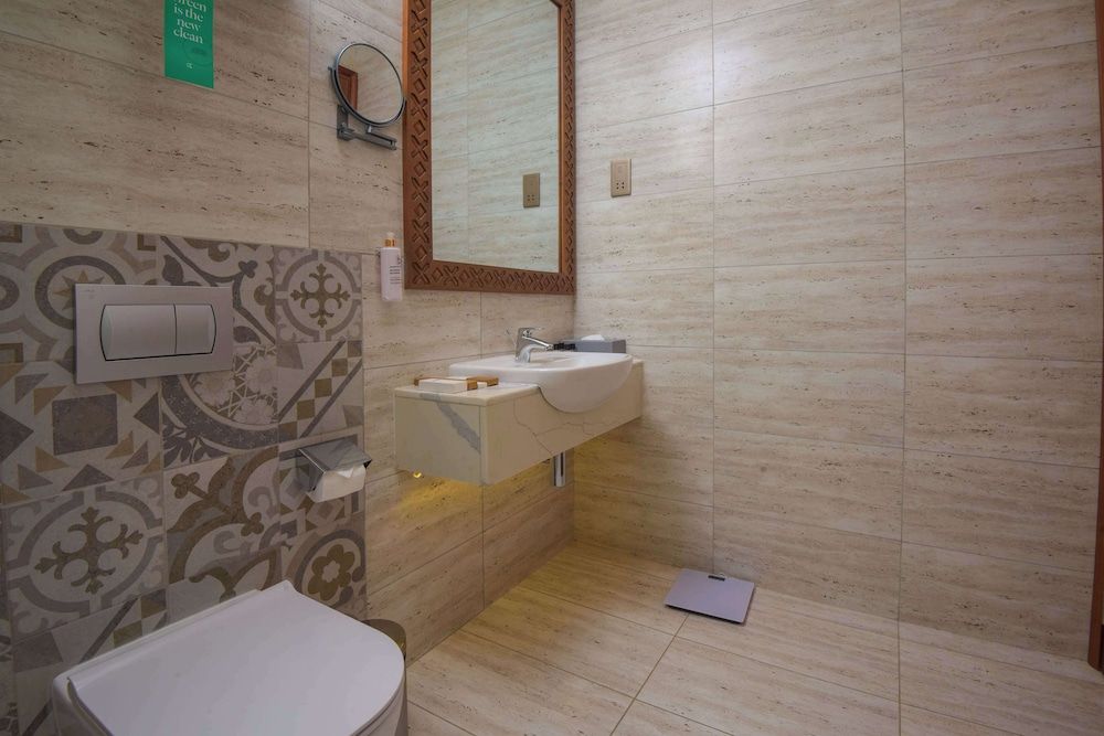 Golden Tulip Zanzibar Airport Deluxe Studio, 1 King Bed 4