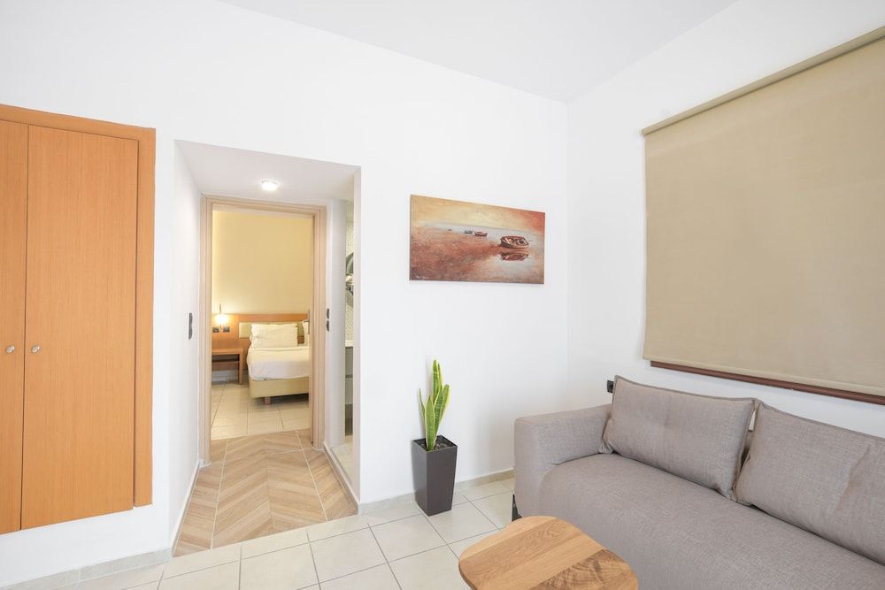 Georgia's Garden by Omilos Hotels Junior Suite 4