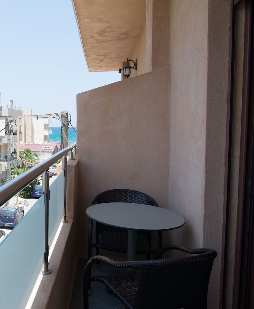 Georgia's Garden by Omilos Hotels Junior Suite 8