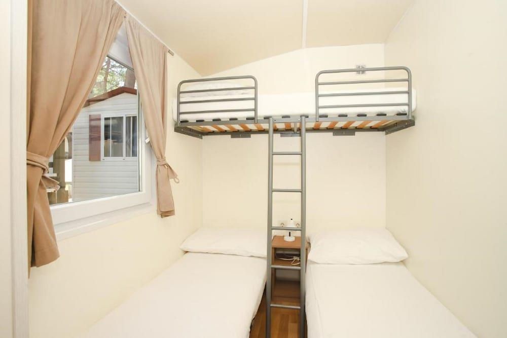 Standard Mobile Home, 2 Bedrooms