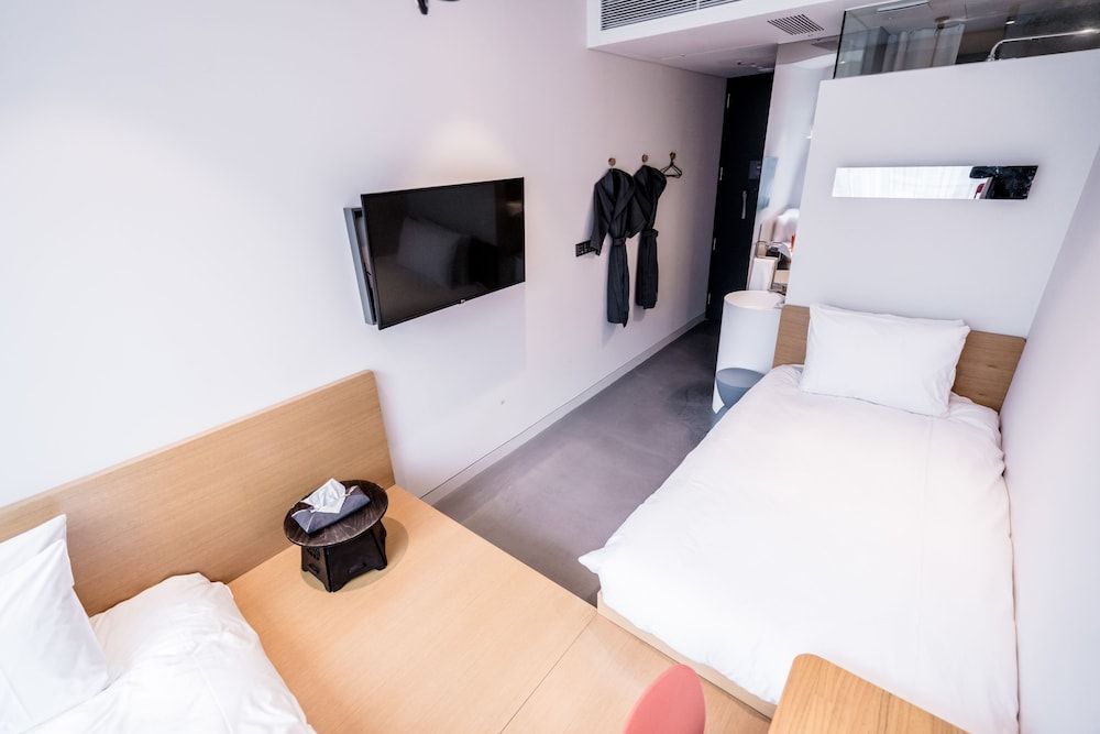 Patio7 Hotel Standard Twin Room 8